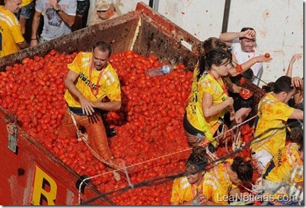 Tomatina Buñol 2011 Burbujas De Deseo 012-580x393