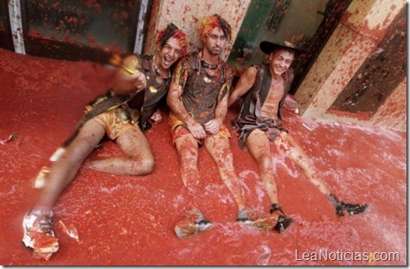 Tomatina Buñol 2011 Burbujas De Deseo 014-580x379