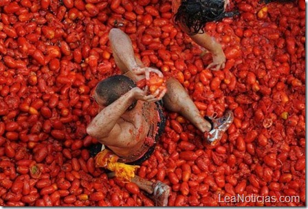 Tomatina Buñol 2011 Burbujas De Deseo 02-580x392