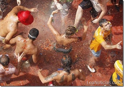 Tomatina Buñol 2011 Burbujas De Deseo 03-580x403