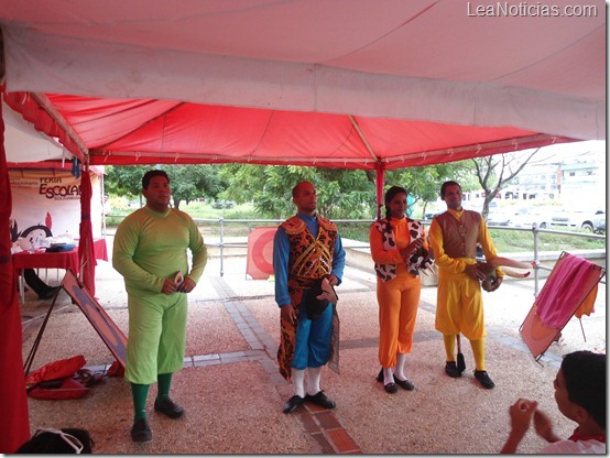 Cinco actores guayaneses interpretaron la obra Toros (1)