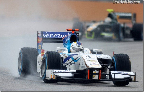 EN LAS PRUEBAS LIBRES CECOTTO JR MARCÓ EL QUINTO TIEMPO SOBRE EL PISO MOJADO DE SINGAPUR