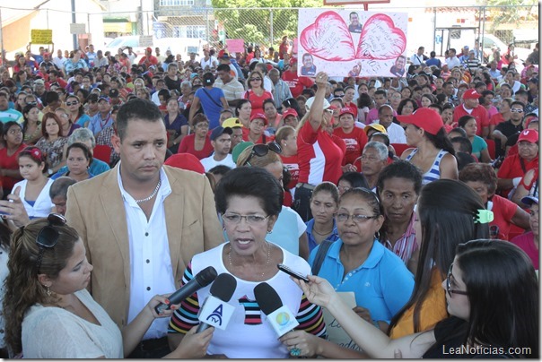 Entrega de recurso a consejos comunales