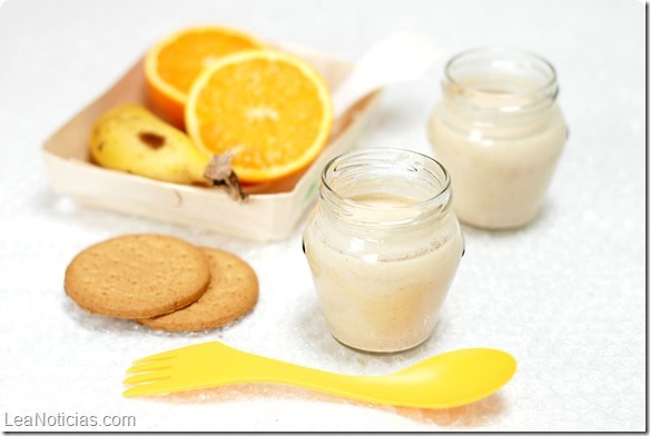 Yogur-de-platano-naranja-y-galletas