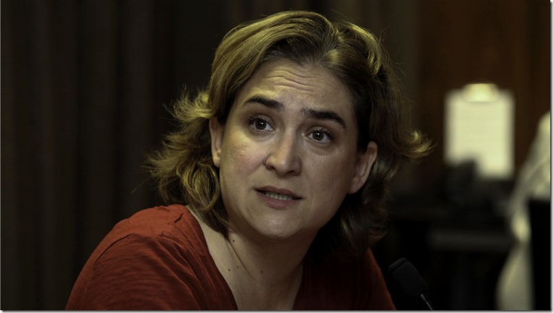 Alcaldesa de Barcelona critica bombardeos de Francia en Siria