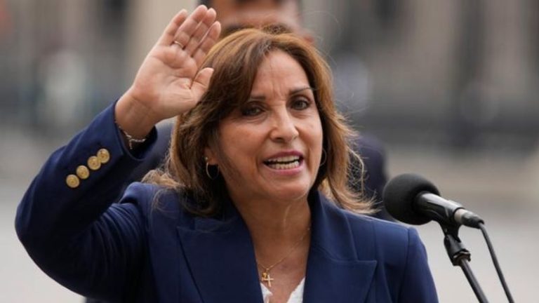 Quién Es Dina Boluarte La Primera Presidenta De Perú Lea Noticias 